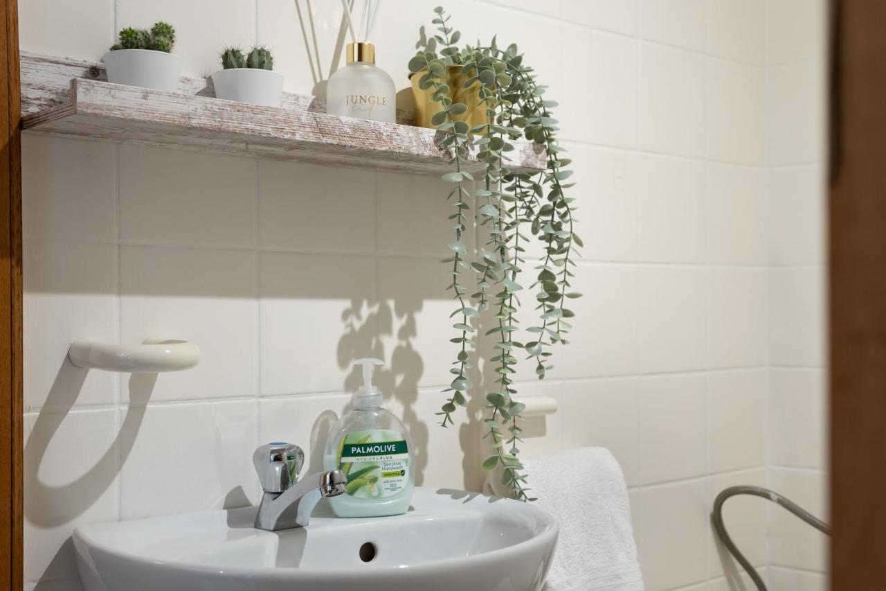 City Apartment 3 Bedroom, Kitchen, Wifi, Workspace, Coffee, Central Hasselt Extérieur photo