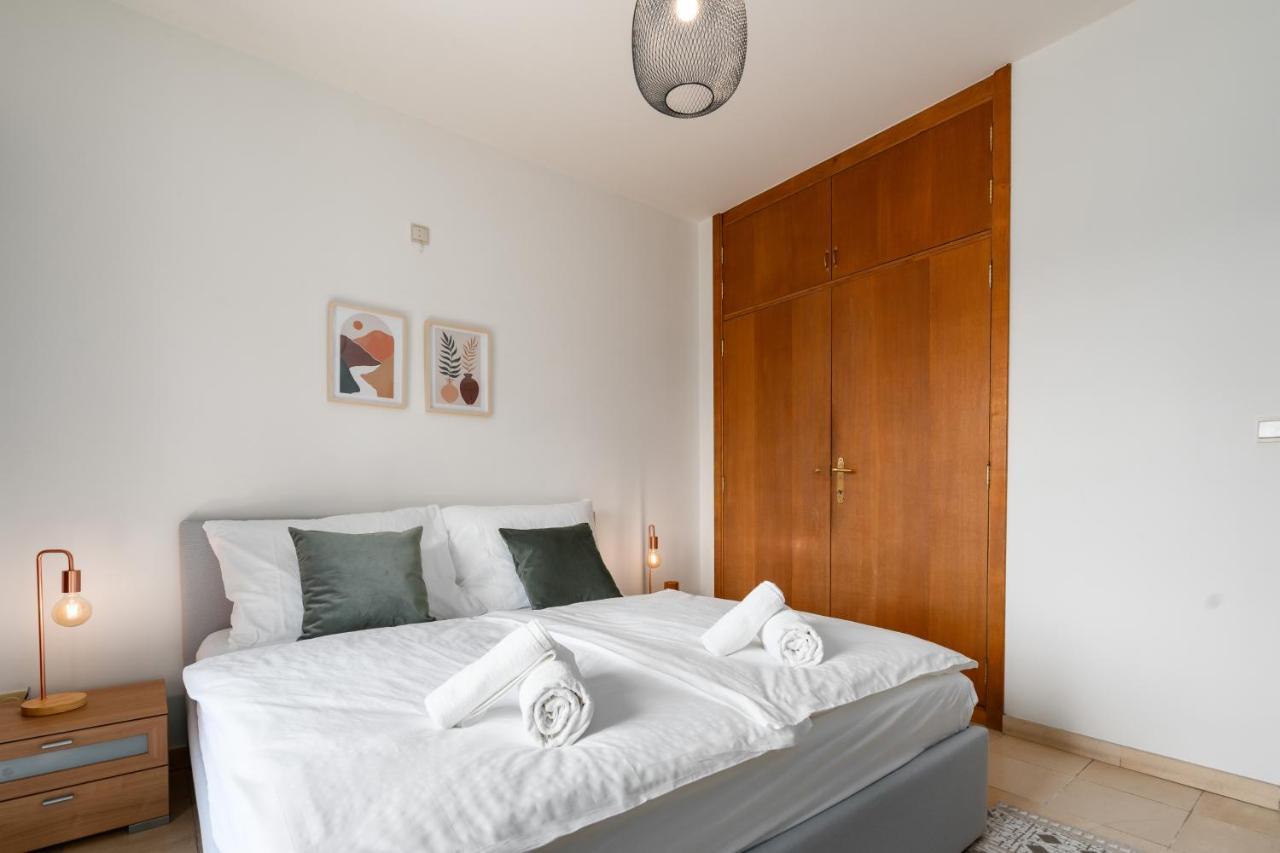 City Apartment 3 Bedroom, Kitchen, Wifi, Workspace, Coffee, Central Hasselt Extérieur photo